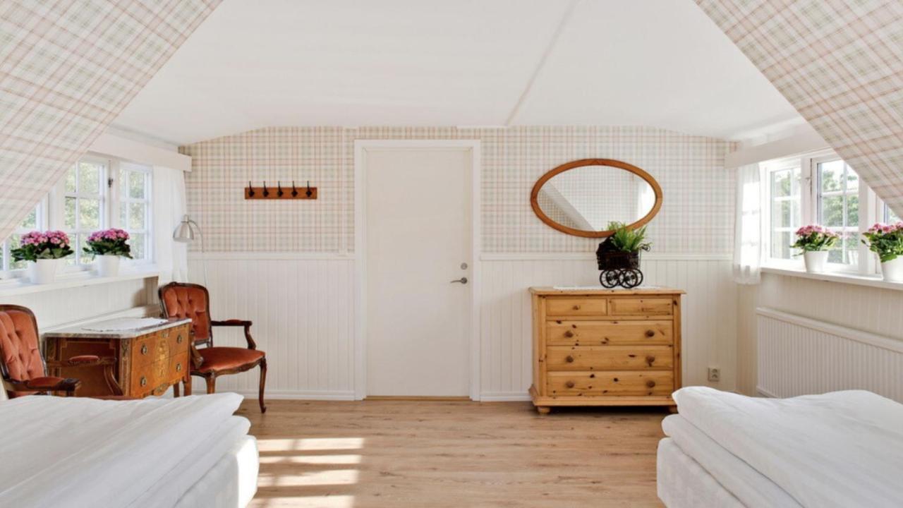 Husargardens Bed & Breakfast Sjöbo Екстериор снимка