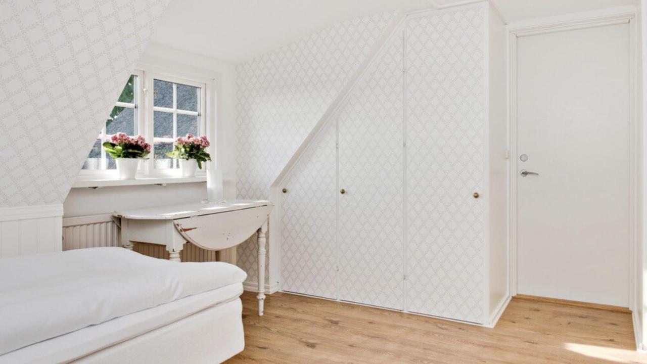 Husargardens Bed & Breakfast Sjöbo Екстериор снимка